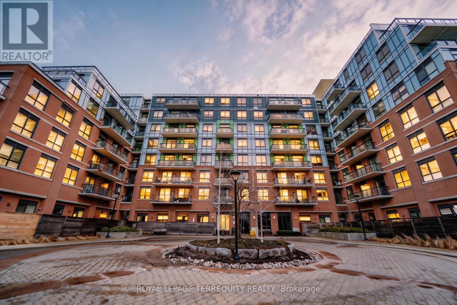 728 - 11611 YONGE STREET, Richmond Hill, Ontario