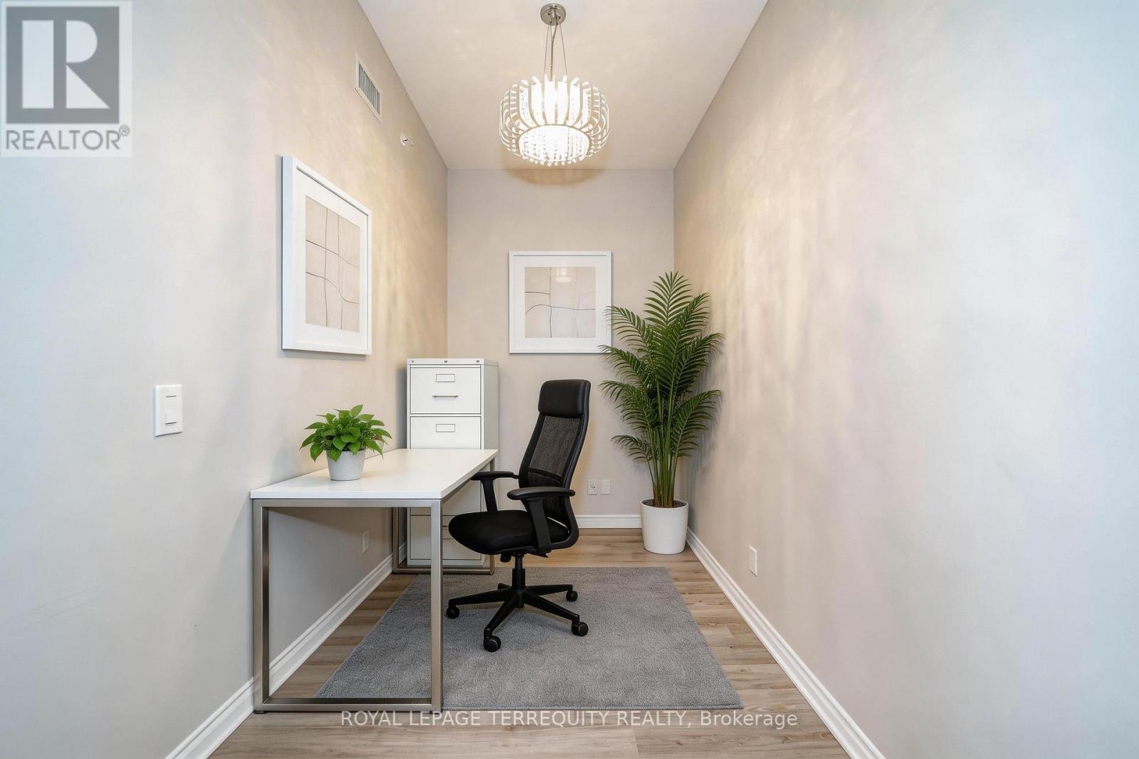 728 - 11611 Yonge Street, Richmond Hill, Ontario  L4E 1G2 - Photo 3 - N12971752