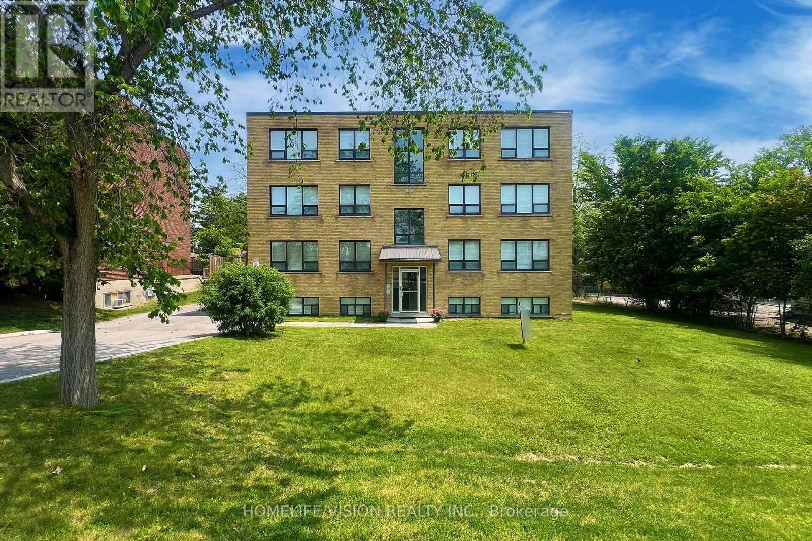 4 - 9901 YONGE STREET, Richmond Hill, Ontario