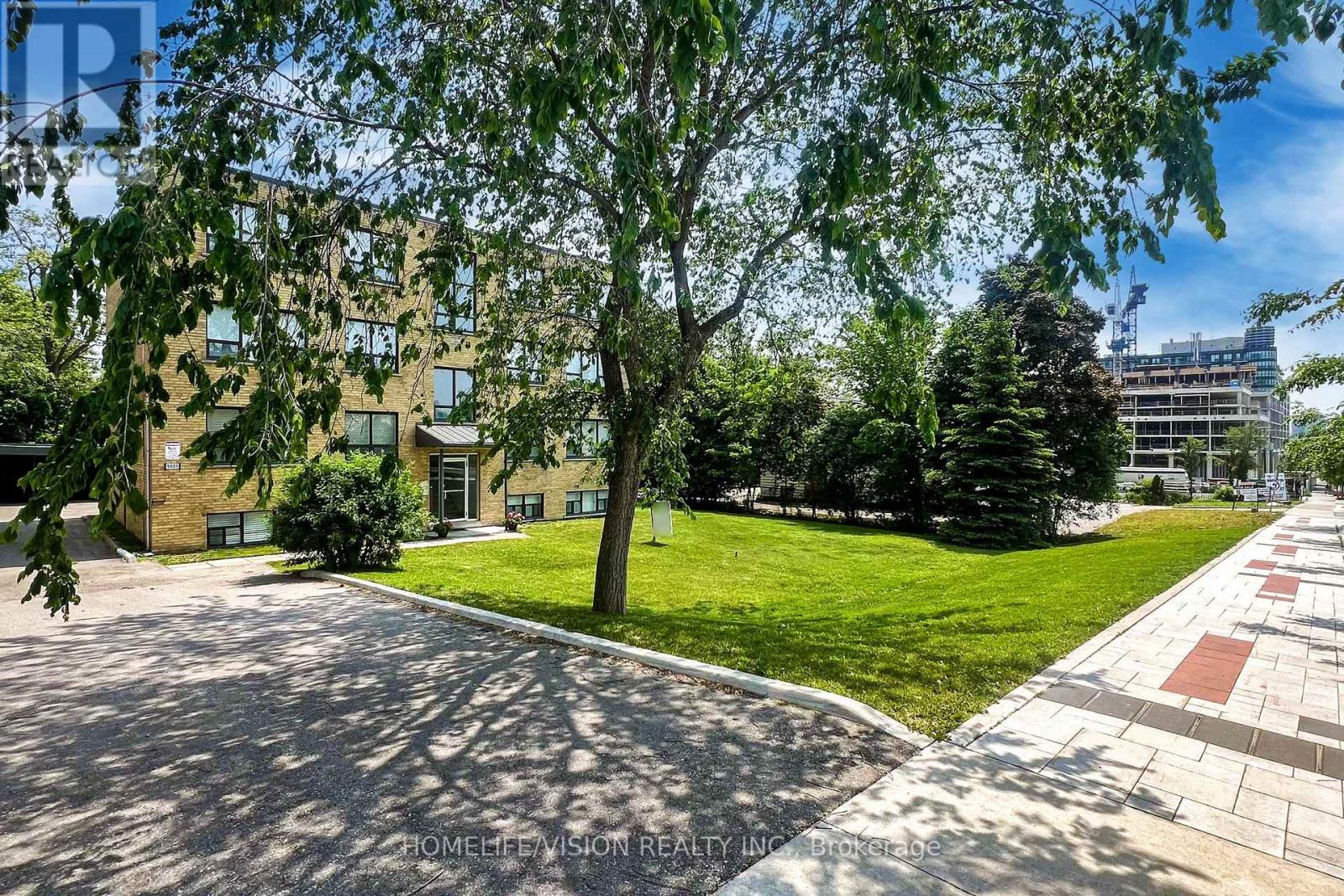 4 - 9901 Yonge Street, Richmond Hill, Ontario  L4C 1V1 - Photo 2 - N12967678
