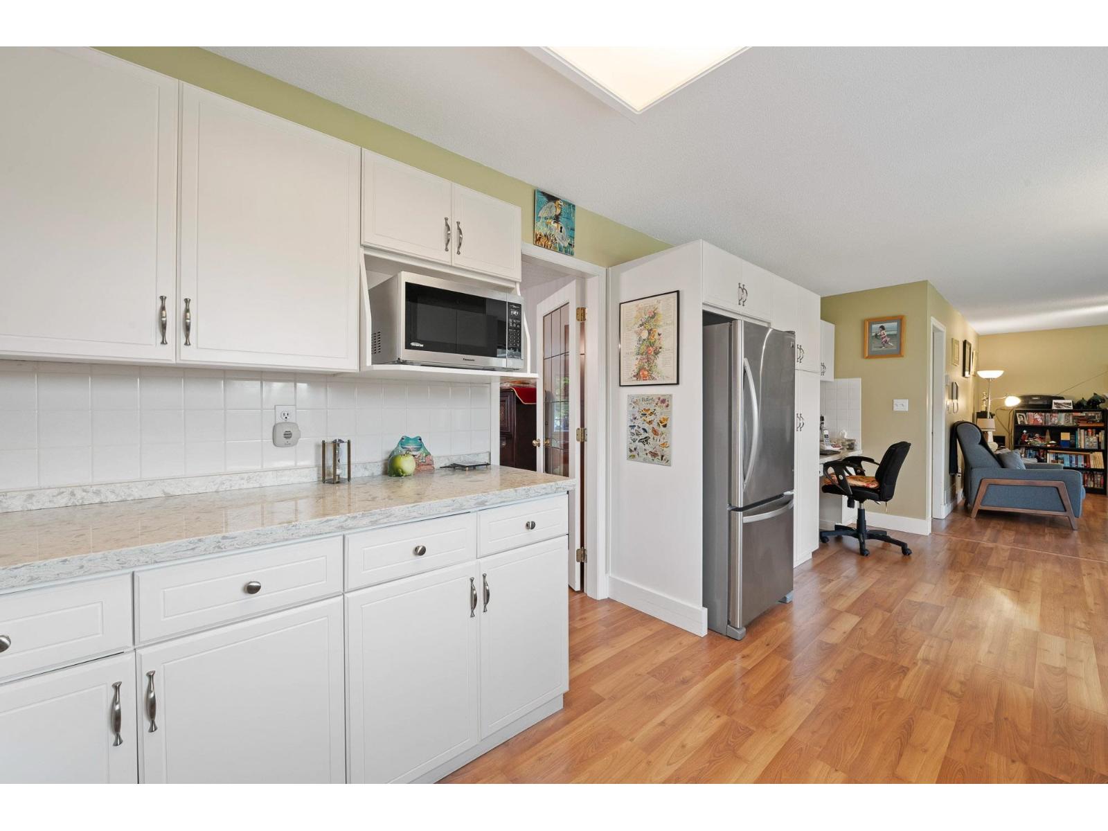 18186 Claytonwood Crescent, Surrey, British Columbia V3S 8G8 - Photo 13 - R3107092