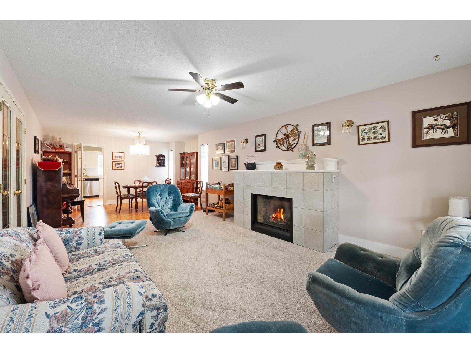 18186 Claytonwood Crescent, Surrey, British Columbia V3S 8G8 - Photo 4 - R3107092