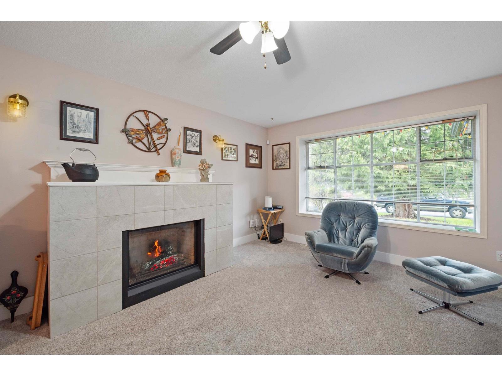 18186 Claytonwood Crescent, Surrey, British Columbia V3S 8G8 - Photo 6 - R3107092