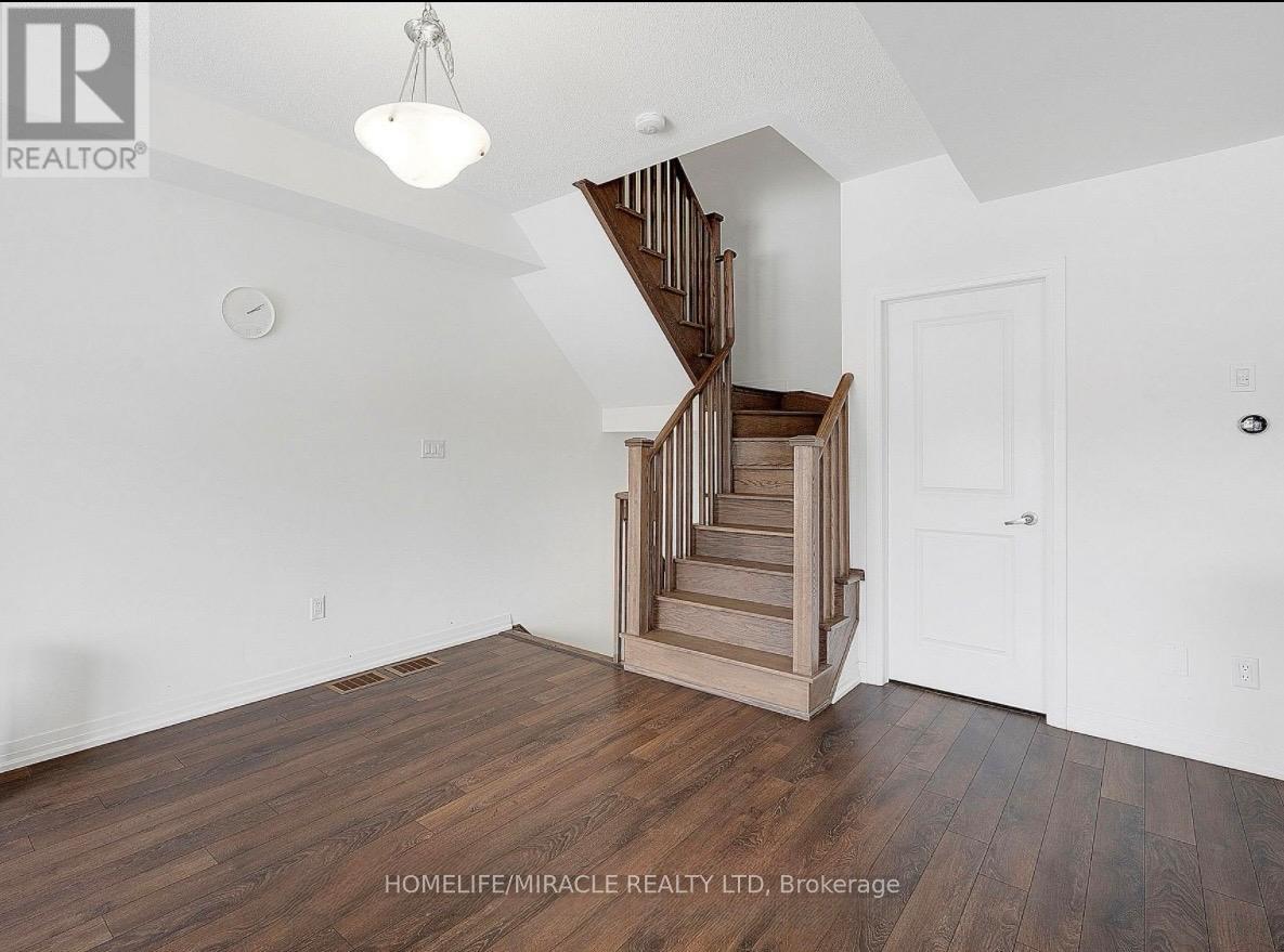 26 Haydrop Road, Brampton, Ontario  L6P 4P2 - Photo 5 - W12958548