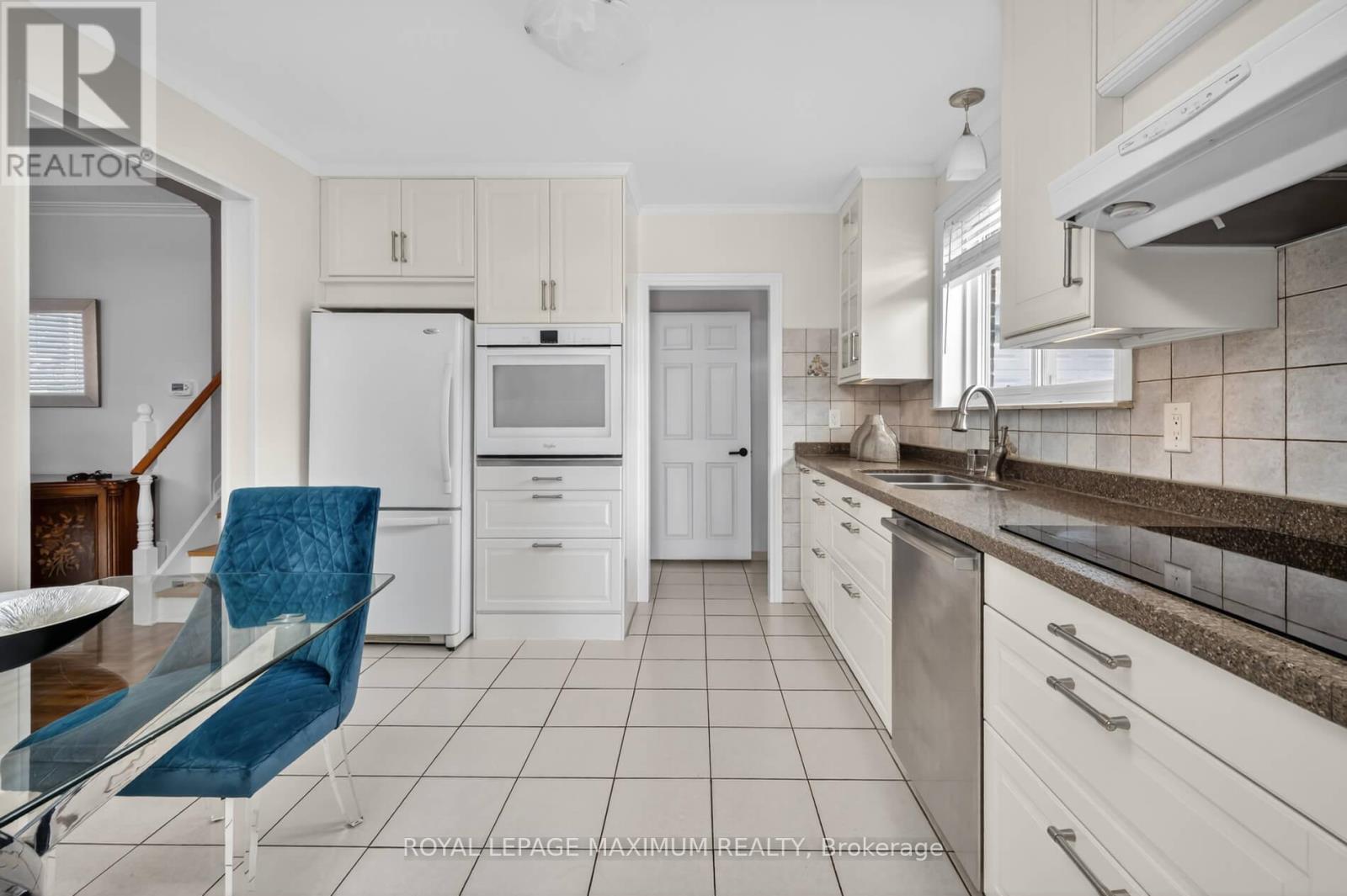 94 Goldsboro Road, Toronto, Ontario  M9L 1A8 - Photo 11 - W12971428