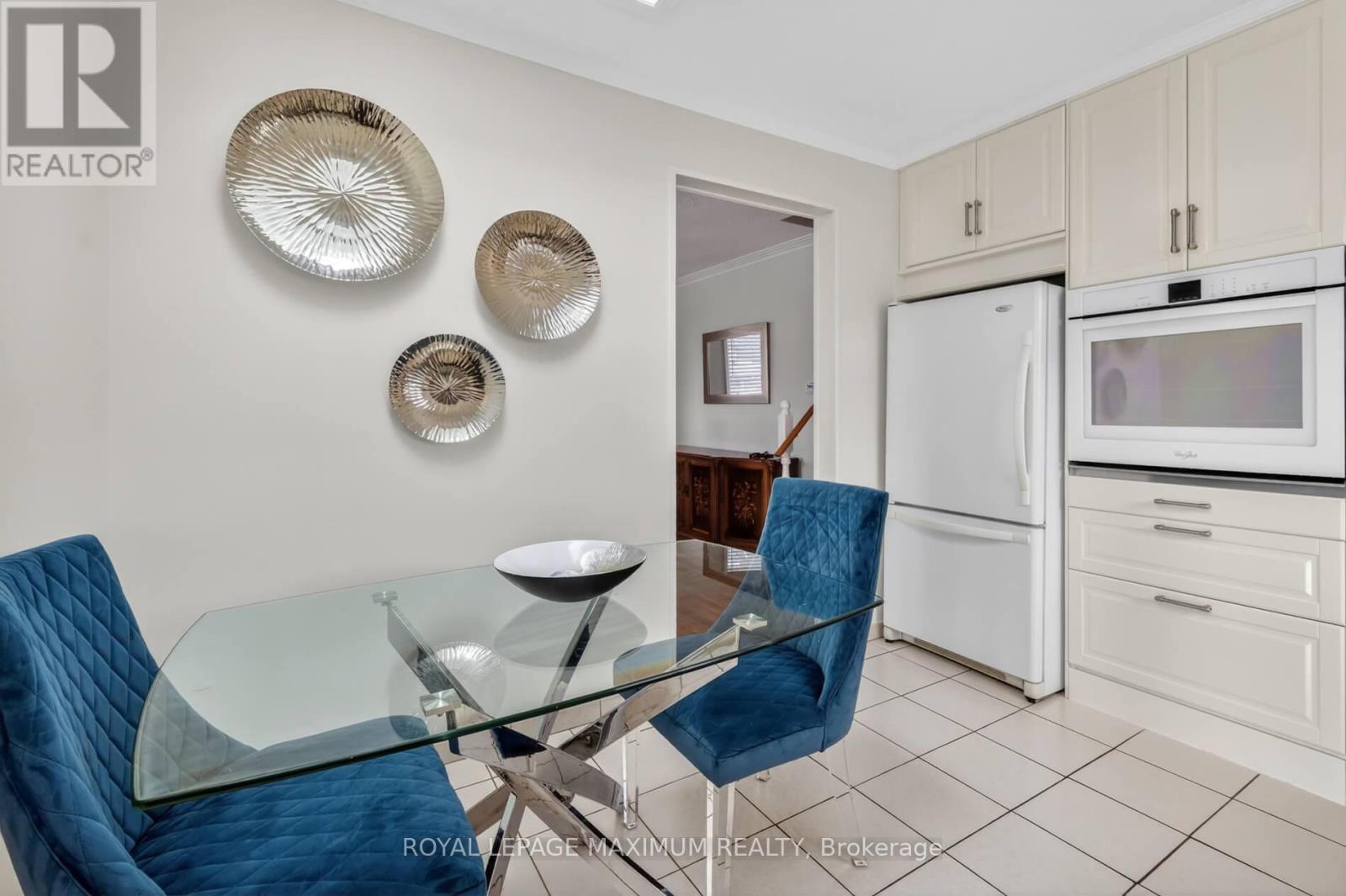 94 Goldsboro Road, Toronto, Ontario  M9L 1A8 - Photo 12 - W12971428