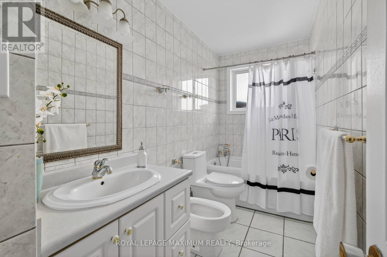 94 Goldsboro Road, Toronto, Ontario  M9L 1A8 - Photo 17 - W12971428