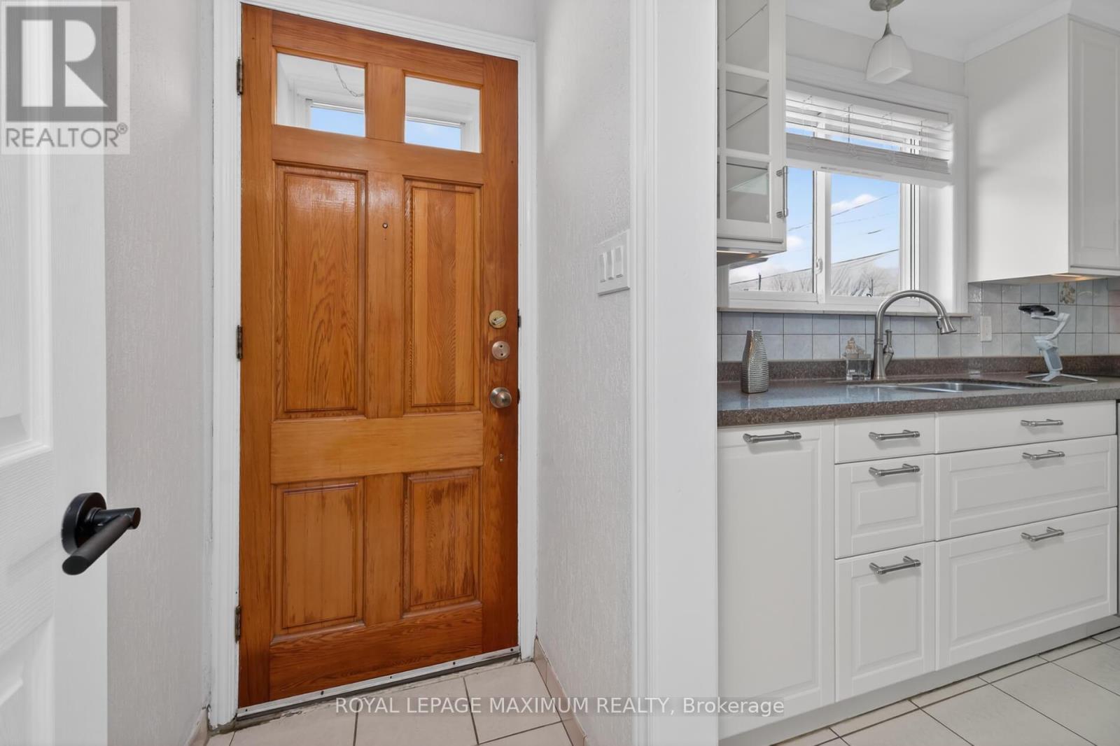 94 Goldsboro Road, Toronto, Ontario  M9L 1A8 - Photo 18 - W12971428