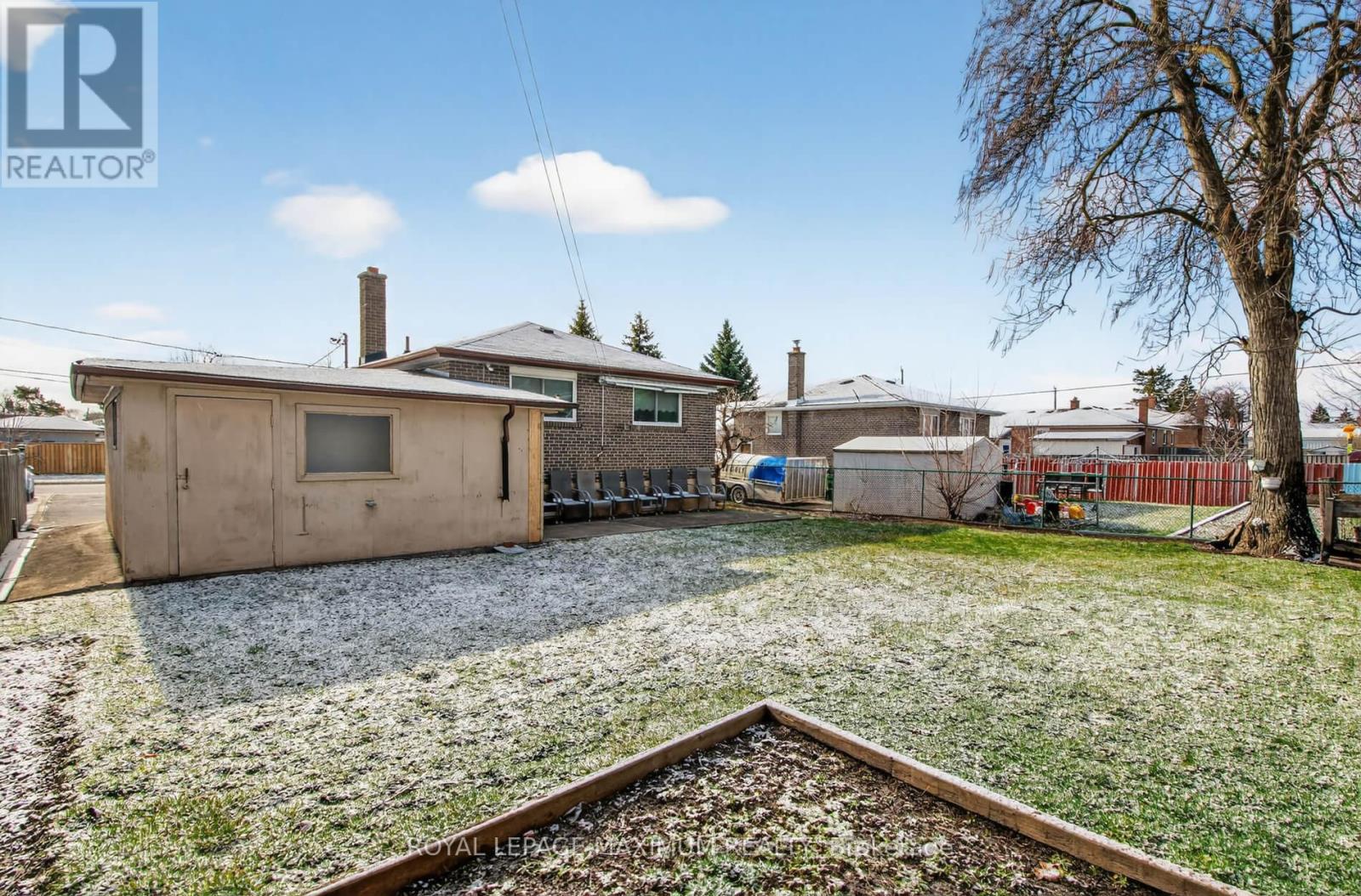 94 Goldsboro Road, Toronto, Ontario  M9L 1A8 - Photo 28 - W12971428