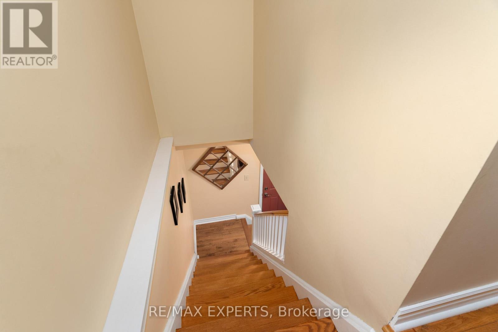 28 Hilltop Drive, Caledon, Ontario  L7C 1H6 - Photo 16 - W12971440