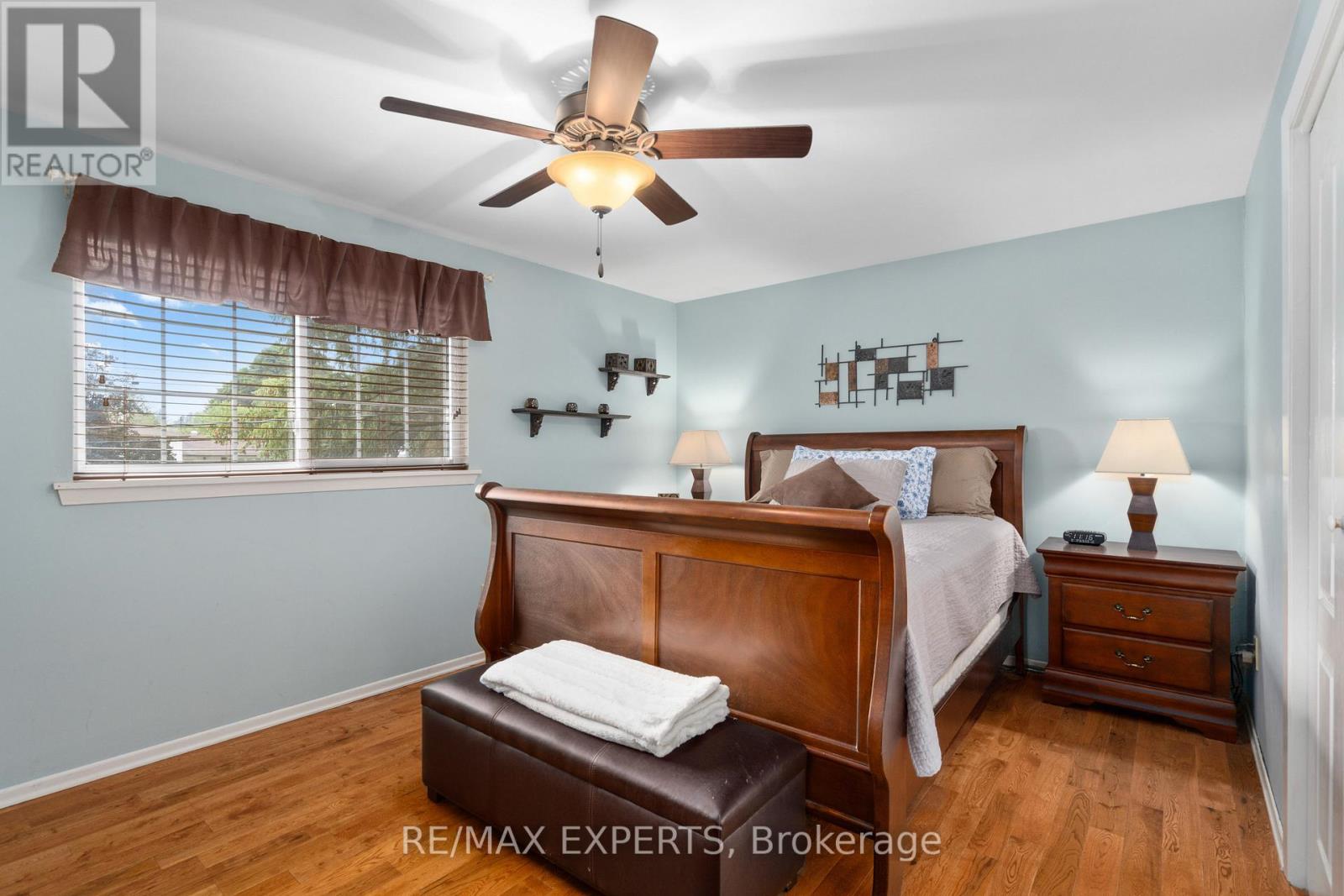 28 Hilltop Drive, Caledon, Ontario  L7C 1H6 - Photo 17 - W12971440