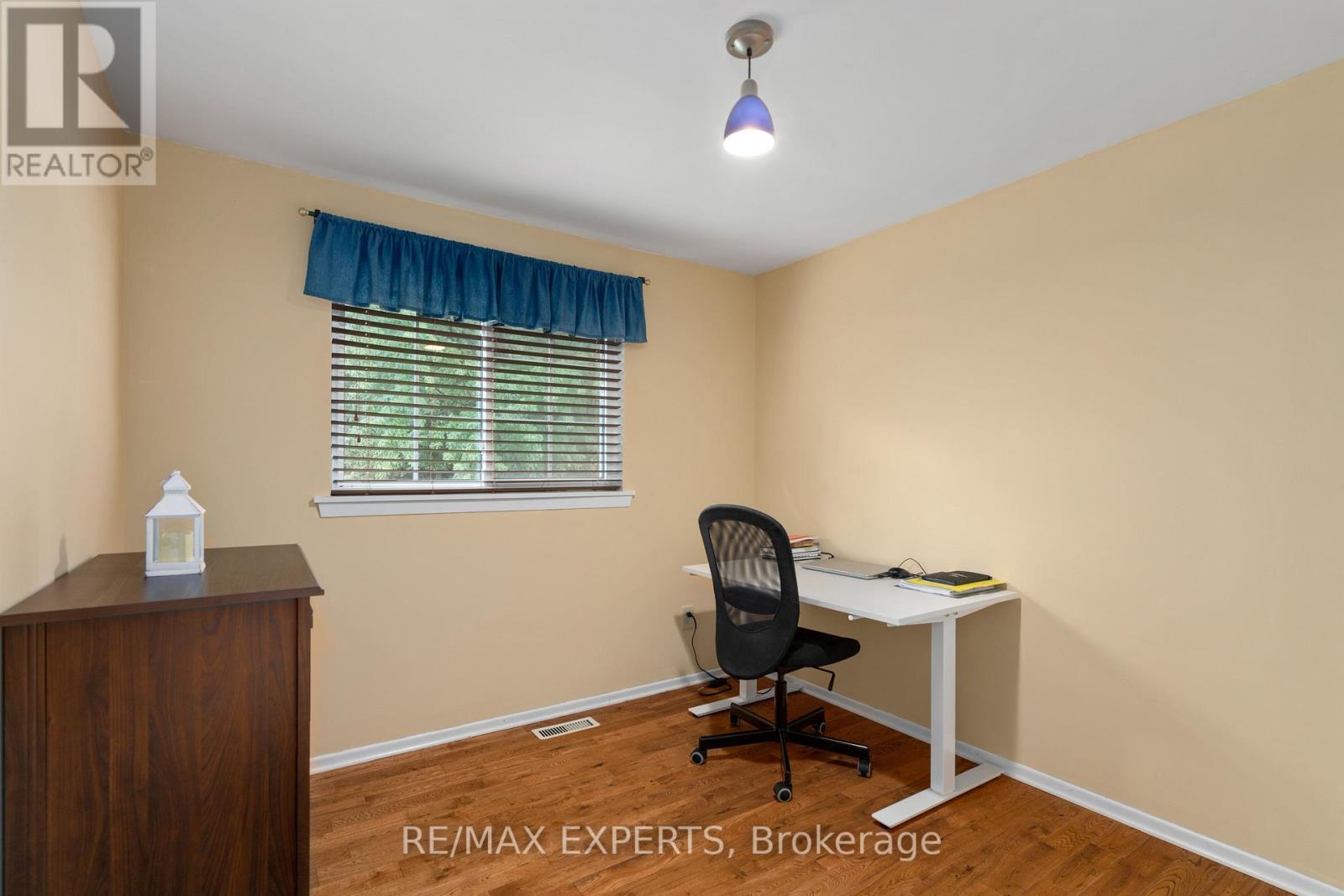 28 Hilltop Drive, Caledon, Ontario  L7C 1H6 - Photo 20 - W12971440