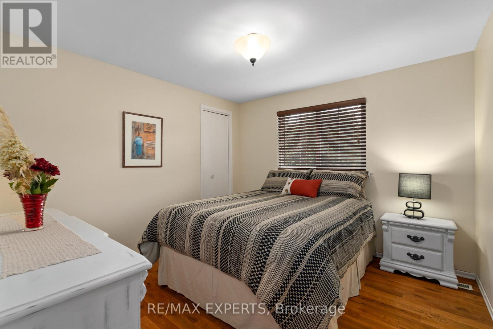 28 Hilltop Drive, Caledon, Ontario  L7C 1H6 - Photo 21 - W12971440