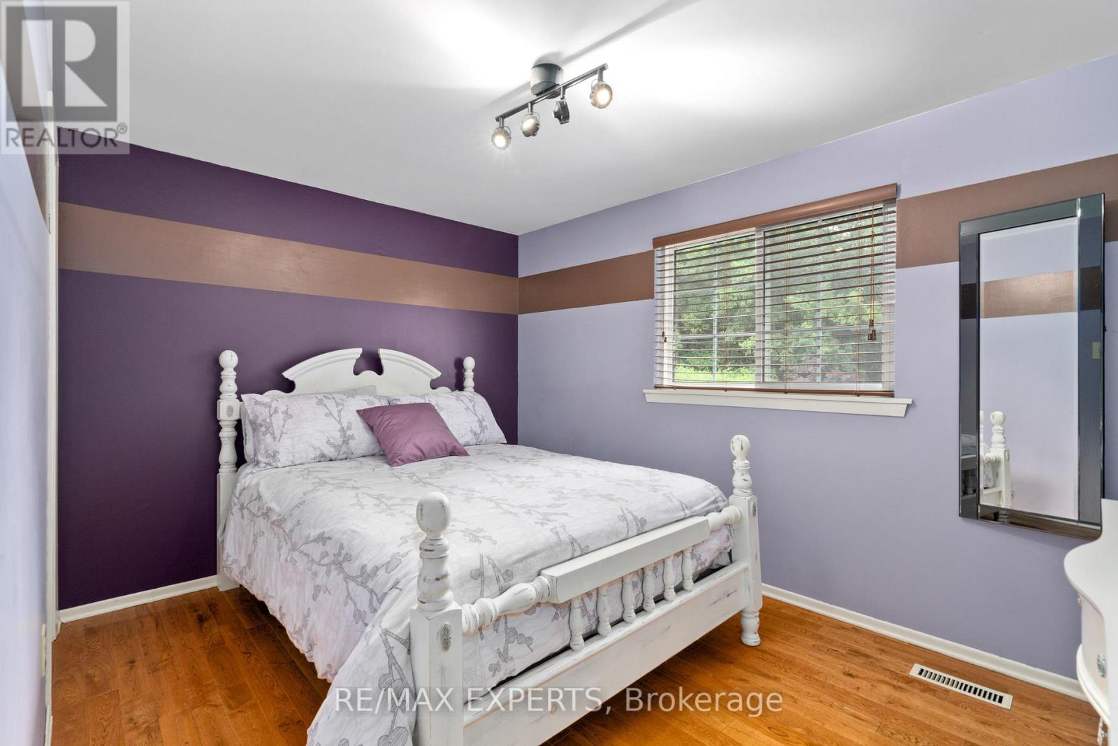 28 Hilltop Drive, Caledon, Ontario  L7C 1H6 - Photo 24 - W12971440