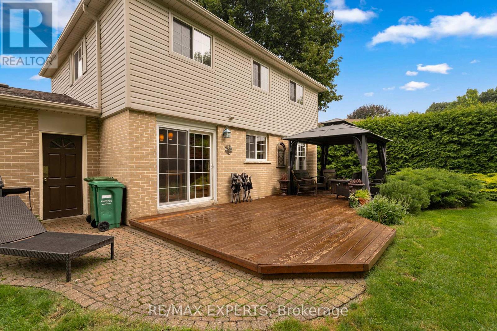 28 Hilltop Drive, Caledon, Ontario  L7C 1H6 - Photo 33 - W12971440