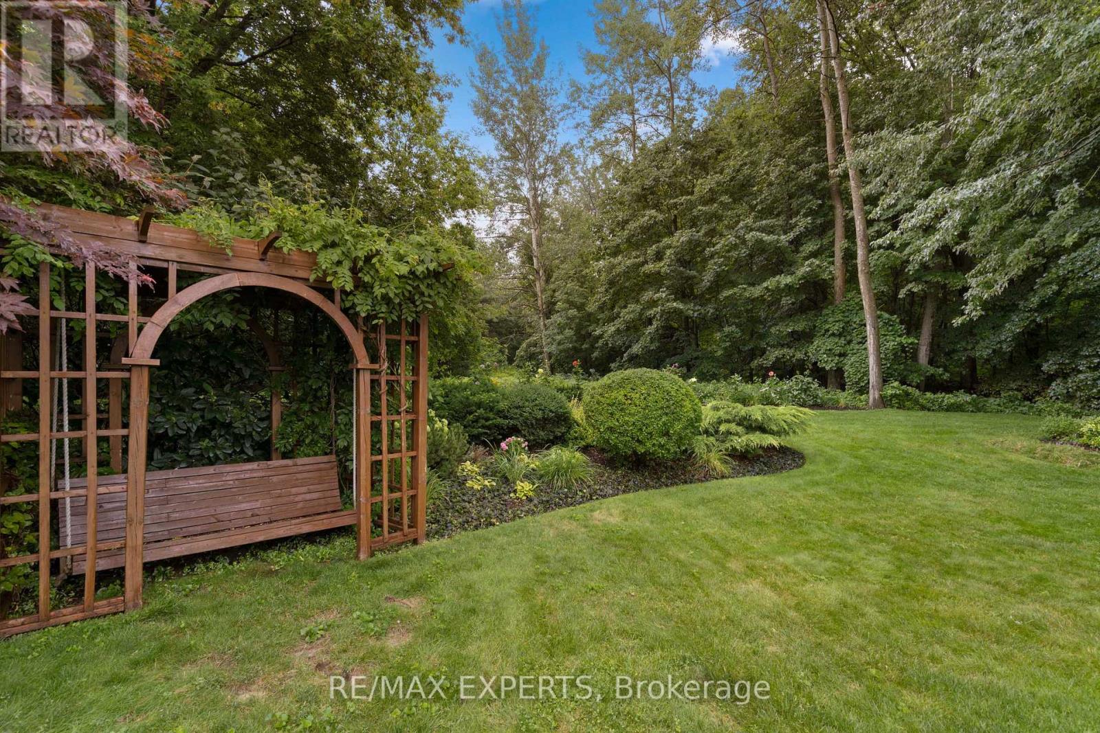 28 Hilltop Drive, Caledon, Ontario  L7C 1H6 - Photo 37 - W12971440