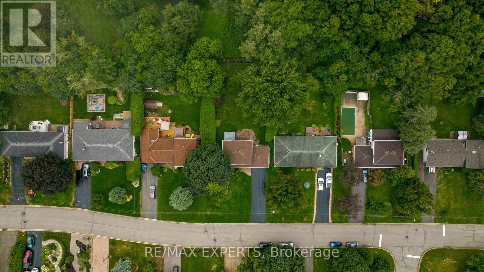 28 Hilltop Drive, Caledon, Ontario  L7C 1H6 - Photo 47 - W12971440