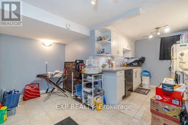 Basement - 32a Guest Street, Brampton, Ontario  L6W 1T8 - Photo 4 - W12971444