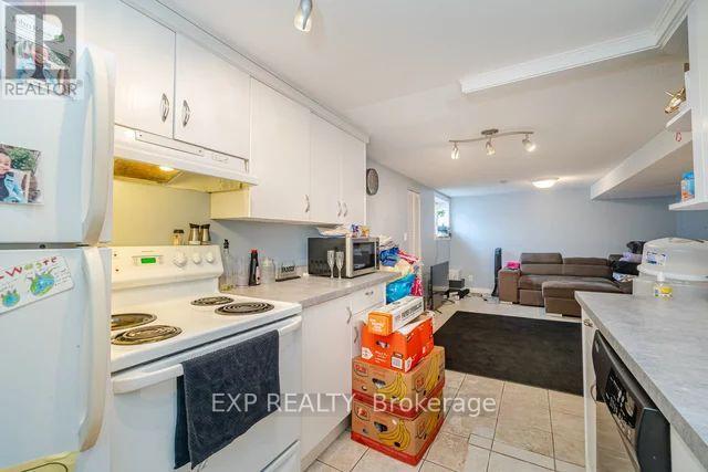 Basement - 32a Guest Street, Brampton, Ontario  L6W 1T8 - Photo 6 - W12971444