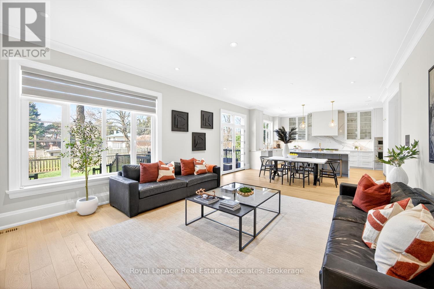 16 Dorlen Avenue, Toronto, Ontario  M9B 5A9 - Photo 13 - W12971474