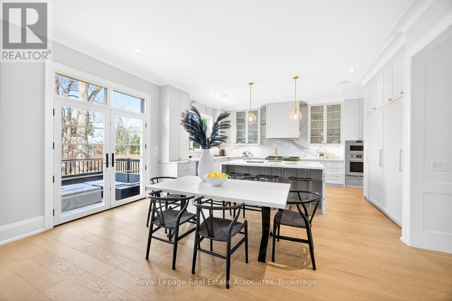 16 Dorlen Avenue, Toronto, Ontario  M9B 5A9 - Photo 14 - W12971474