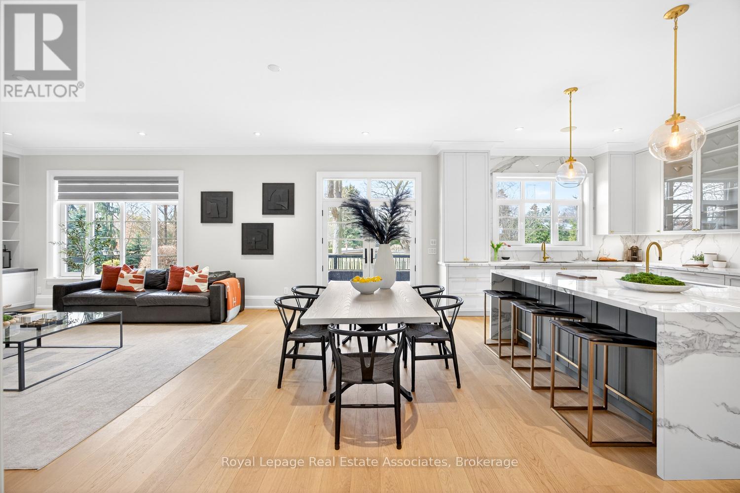 16 Dorlen Avenue, Toronto, Ontario  M9B 5A9 - Photo 15 - W12971474