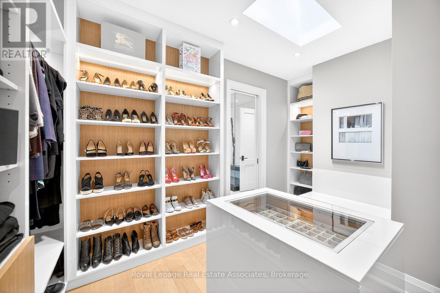 16 Dorlen Avenue, Toronto, Ontario  M9B 5A9 - Photo 25 - W12971474