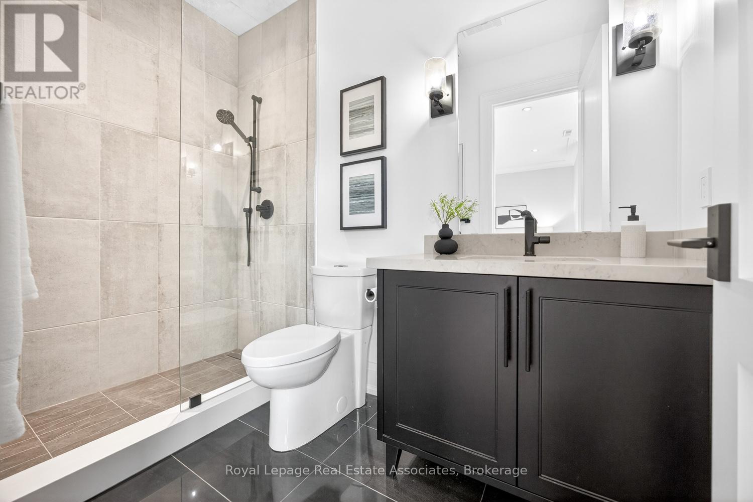 16 Dorlen Avenue, Toronto, Ontario  M9B 5A9 - Photo 28 - W12971474