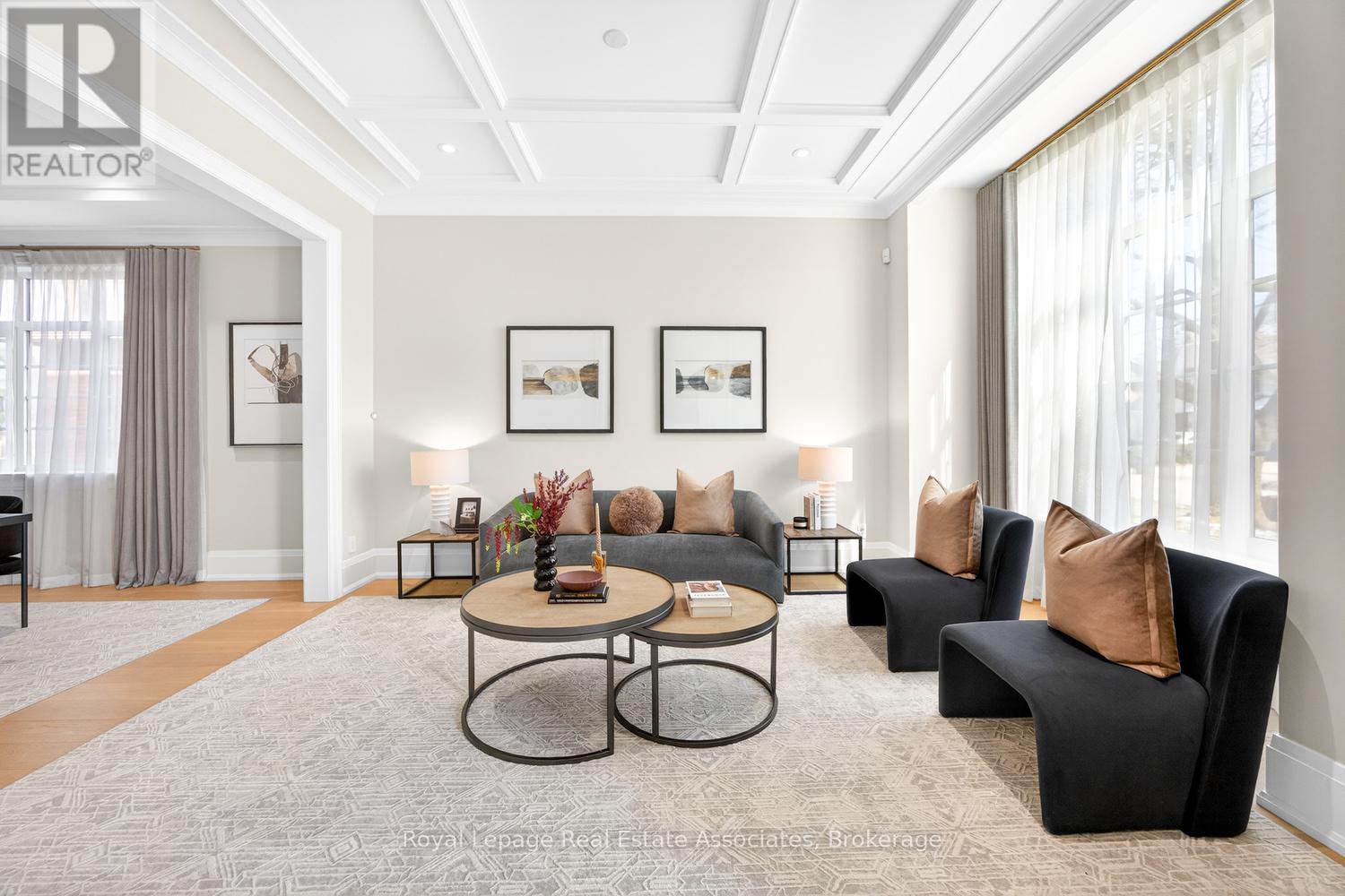 16 Dorlen Avenue, Toronto, Ontario  M9B 5A9 - Photo 3 - W12971474