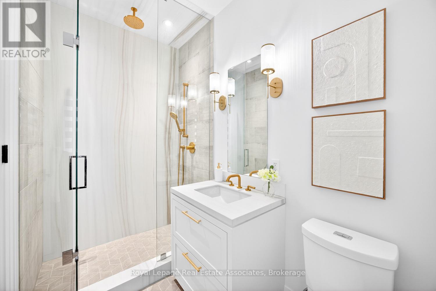 16 Dorlen Avenue, Toronto, Ontario  M9B 5A9 - Photo 32 - W12971474