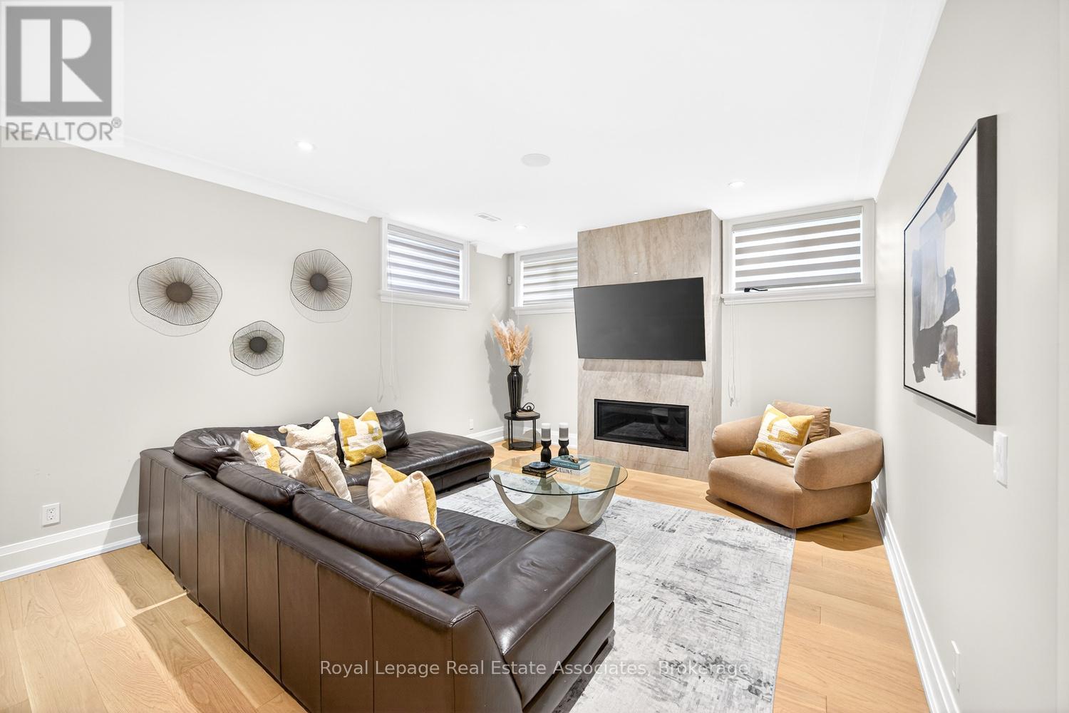 16 Dorlen Avenue, Toronto, Ontario  M9B 5A9 - Photo 39 - W12971474