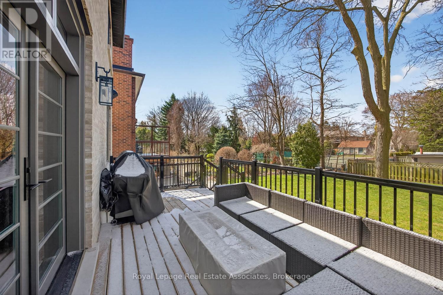16 Dorlen Avenue, Toronto, Ontario  M9B 5A9 - Photo 45 - W12971474