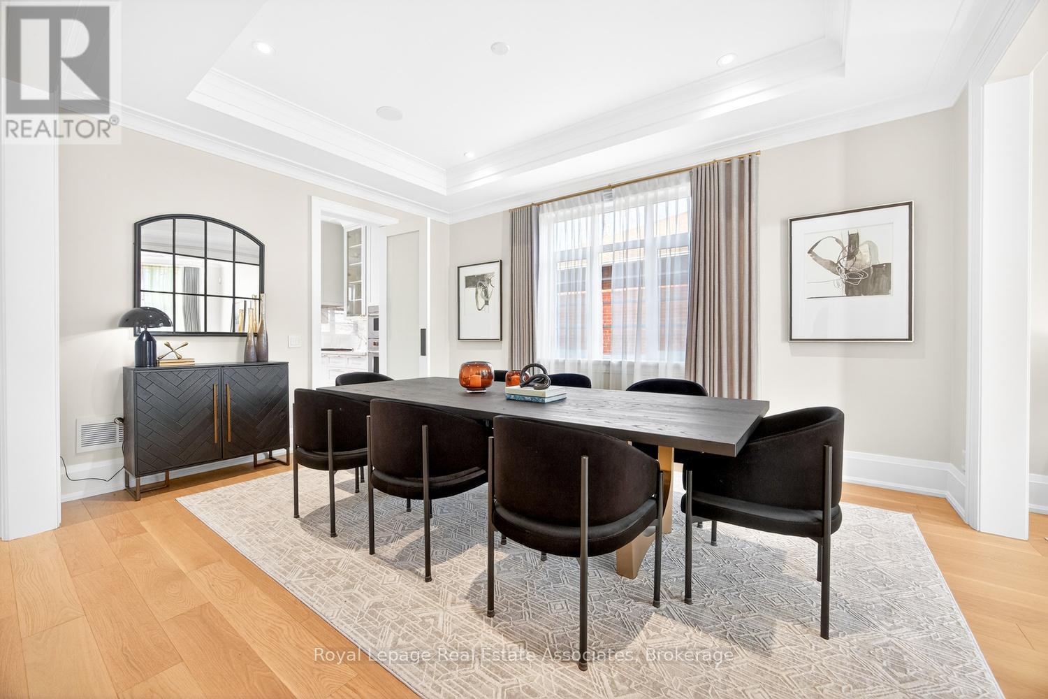 16 Dorlen Avenue, Toronto, Ontario  M9B 5A9 - Photo 6 - W12971474