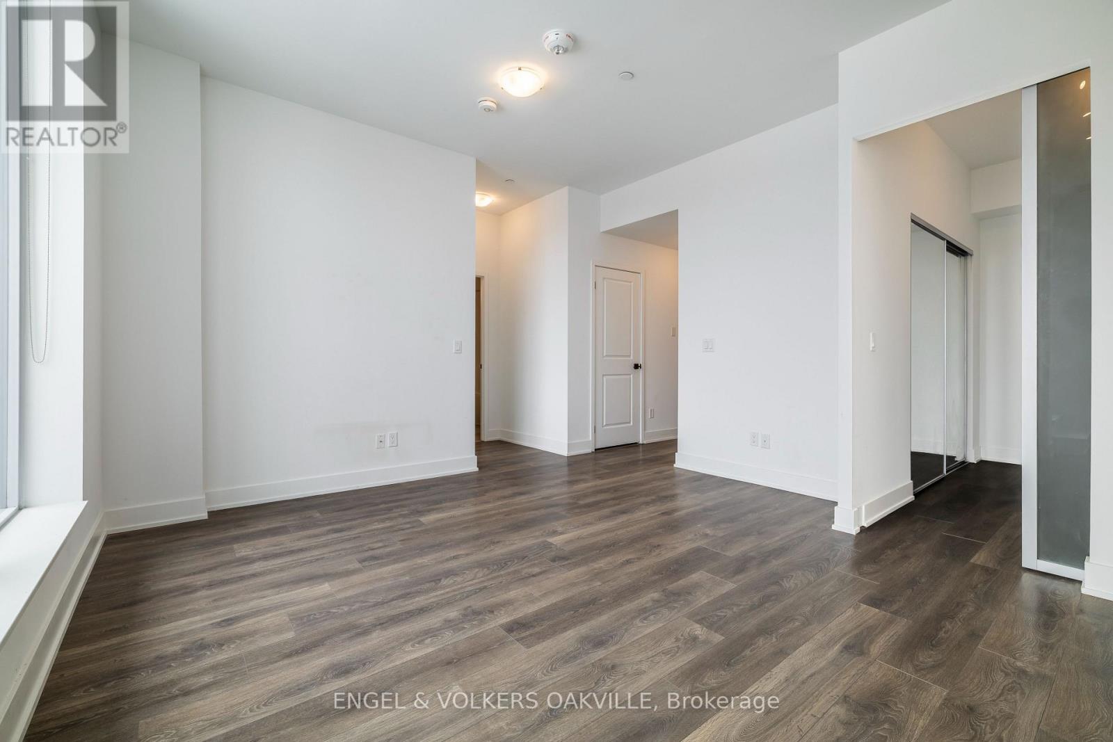 248 - 2481 Taunton Road, Oakville, Ontario  L6H 3R7 - Photo 2 - W12971484