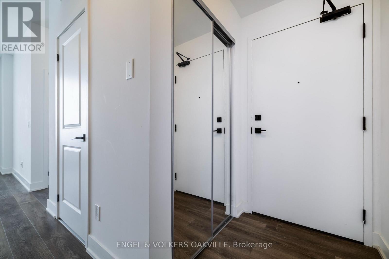 248 - 2481 Taunton Road, Oakville, Ontario  L6H 3R7 - Photo 3 - W12971484