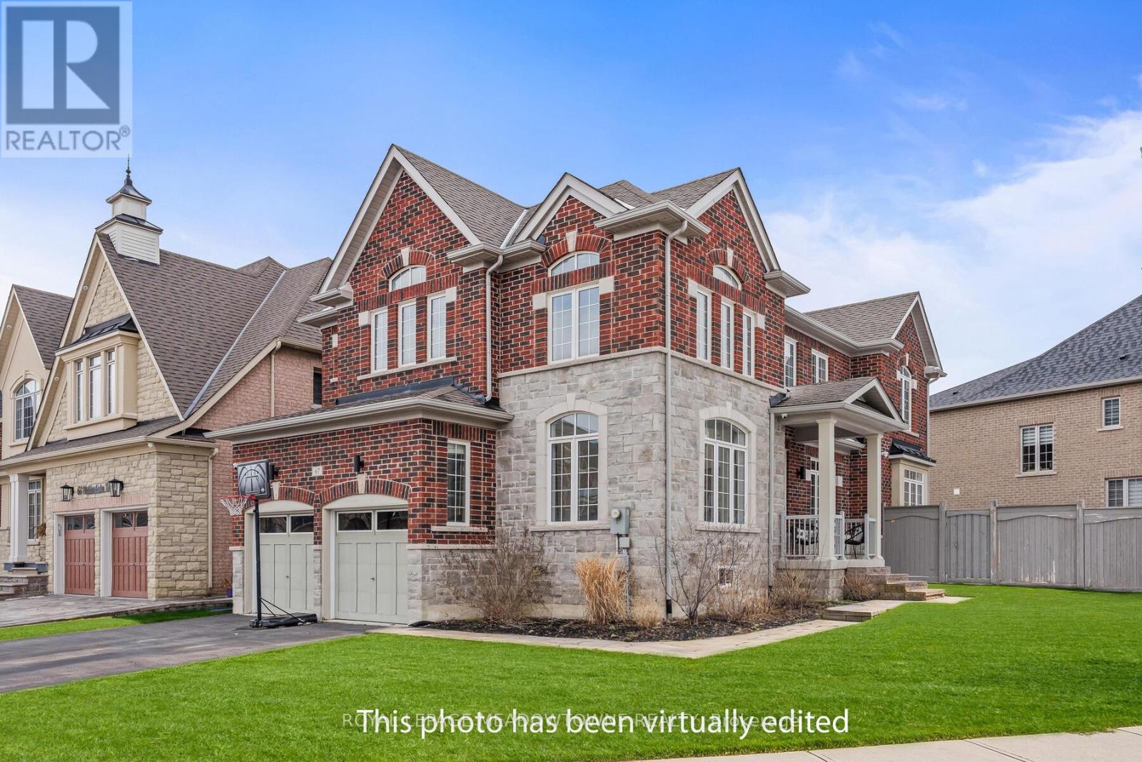 67 Hidden Lake Trail, Halton Hills, Ontario  L7G 0K6 - Photo 2 - W12971528