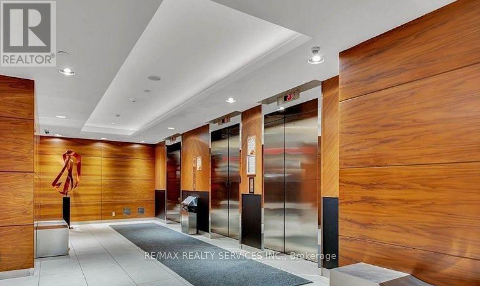 611 - 5 Valhalla Inn Road, Toronto, Ontario  M9B 1S9 - Photo 3 - W12971580