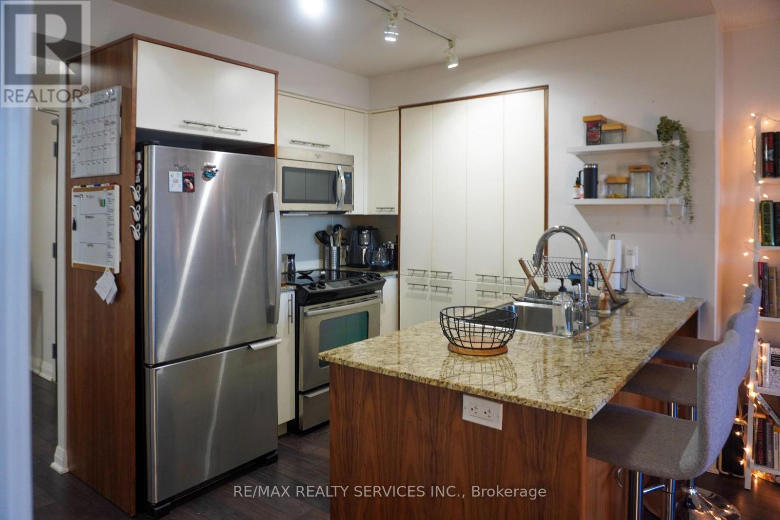 611 - 5 Valhalla Inn Road, Toronto, Ontario  M9B 1S9 - Photo 5 - W12971580