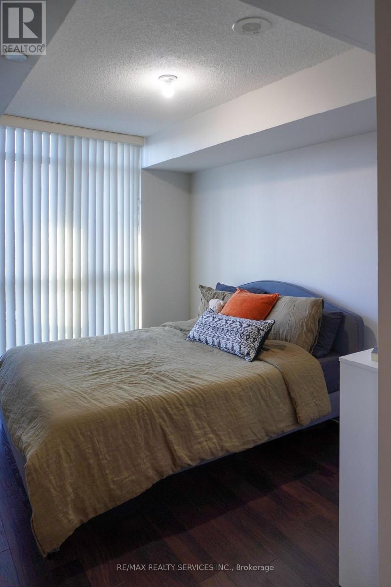 611 - 5 Valhalla Inn Road, Toronto, Ontario  M9B 1S9 - Photo 8 - W12971580