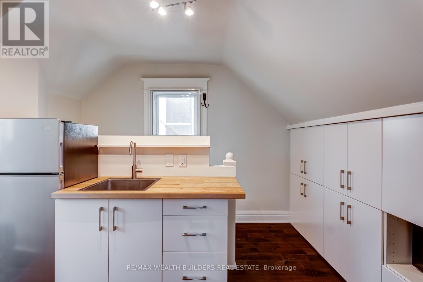 A - 163 Parkside Drive, Toronto, Ontario  M6R 2Y8 - Photo 21 - W12971626