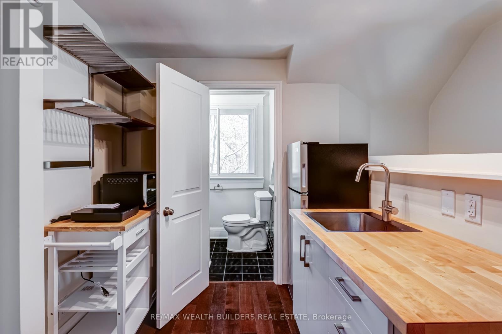 A - 163 Parkside Drive, Toronto, Ontario  M6R 2Y8 - Photo 22 - W12971626