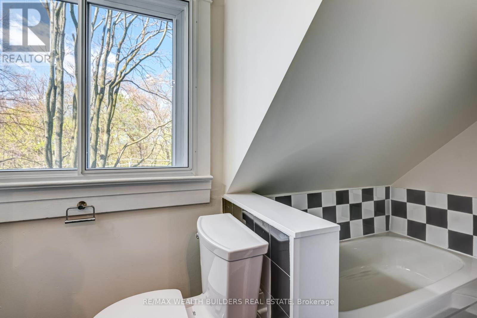 A - 163 Parkside Drive, Toronto, Ontario  M6R 2Y8 - Photo 24 - W12971626