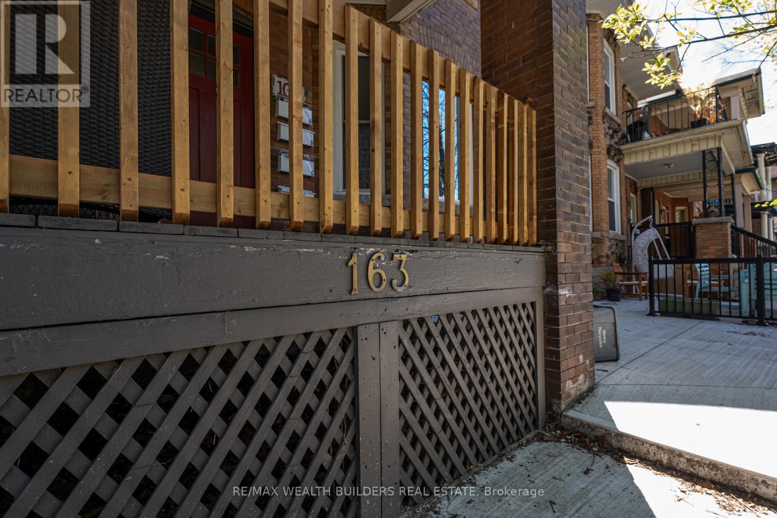 A - 163 Parkside Drive, Toronto, Ontario  M6R 2Y8 - Photo 4 - W12971626