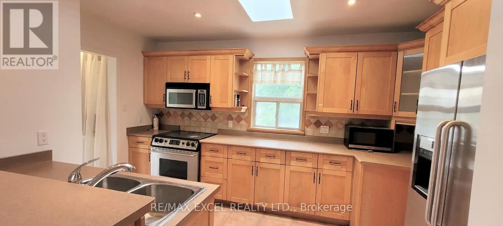 2 RUFFORD ROAD, Toronto, Ontario