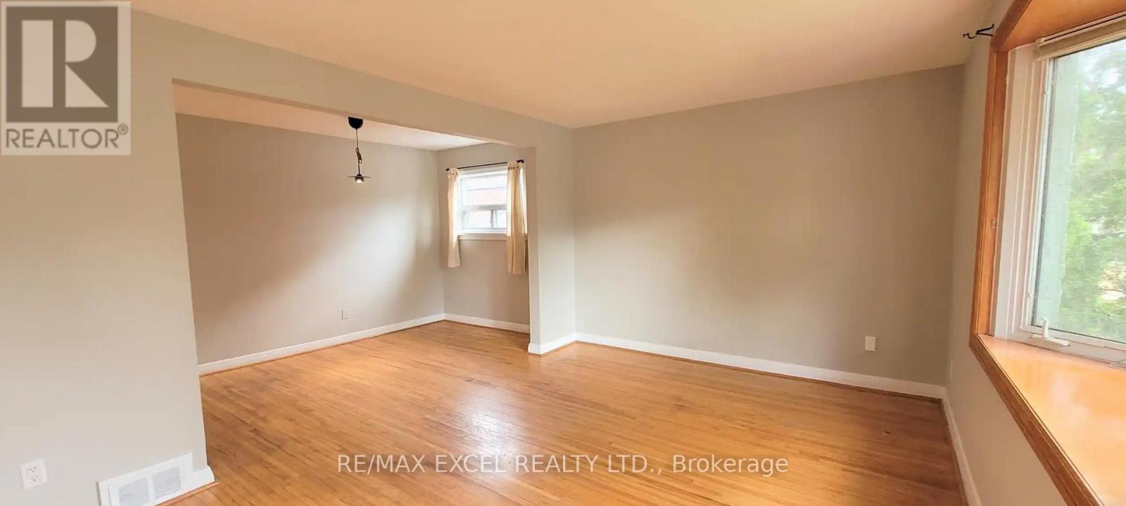 2 Rufford Road, Toronto, Ontario  M8W 4V4 - Photo 4 - W12971630