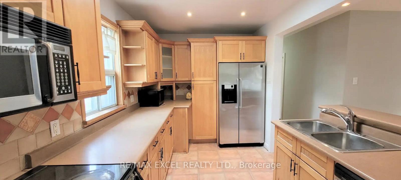 2 Rufford Road, Toronto, Ontario  M8W 4V4 - Photo 9 - W12971630