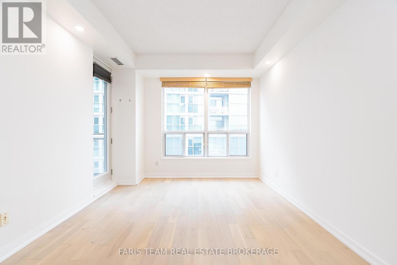 806 - 88 Palace Pier Court, Toronto, Ontario  M8V 4C2 - Photo 19 - W12971634