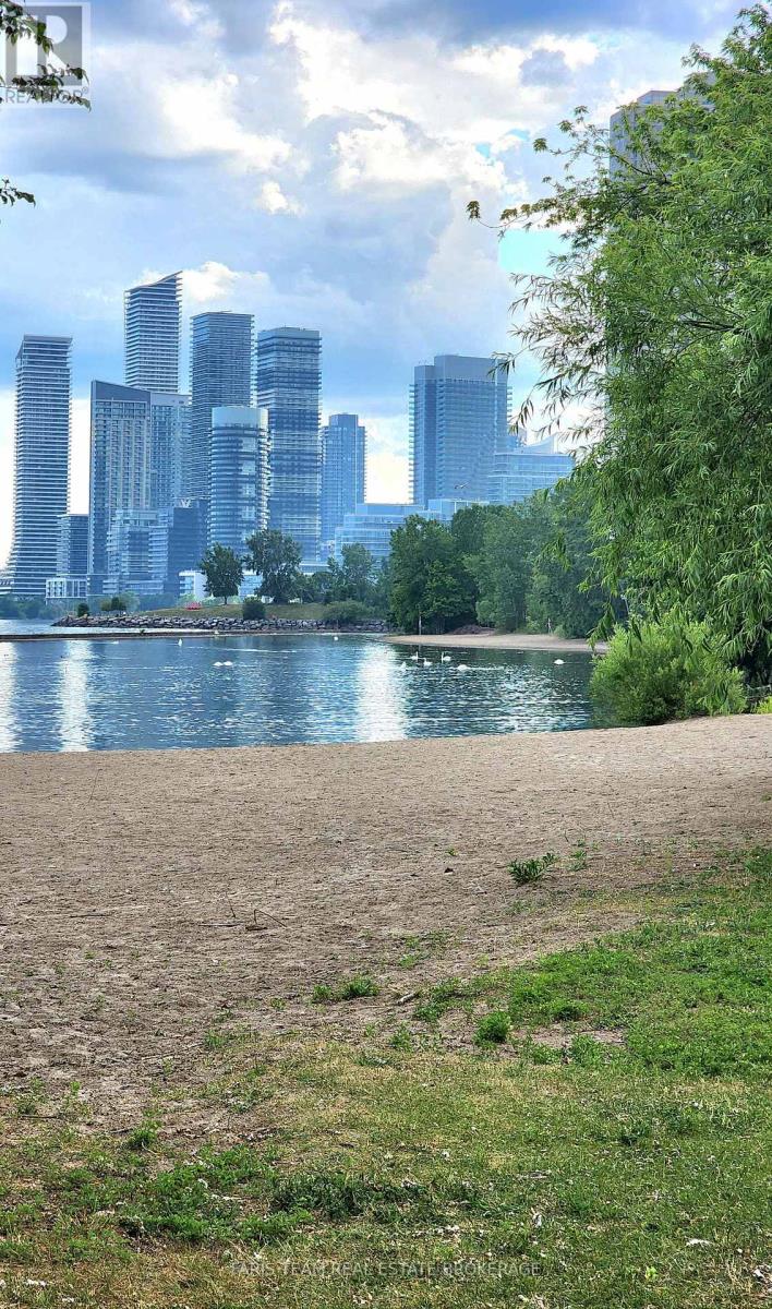 806 - 88 Palace Pier Court, Toronto, Ontario  M8V 4C2 - Photo 31 - W12971634