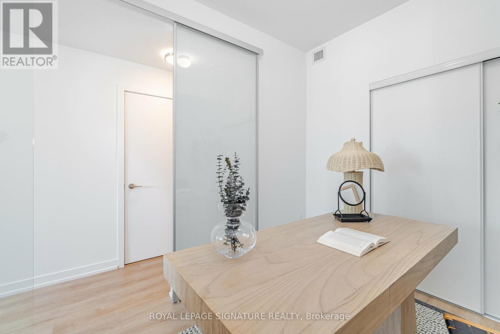 204 - 1195 The Queensway, Toronto, Ontario  M8Z 0H1 - Photo 4 - W12971644