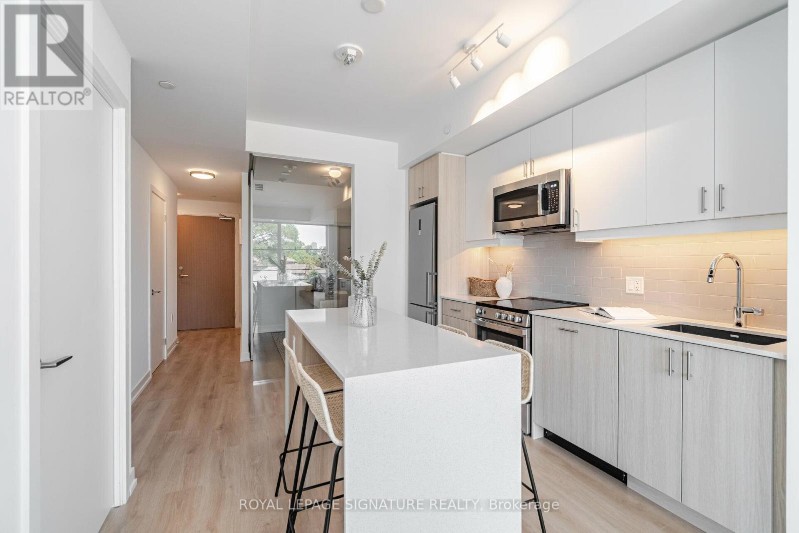 204 - 1195 The Queensway, Toronto, Ontario  M8Z 0H1 - Photo 5 - W12971644